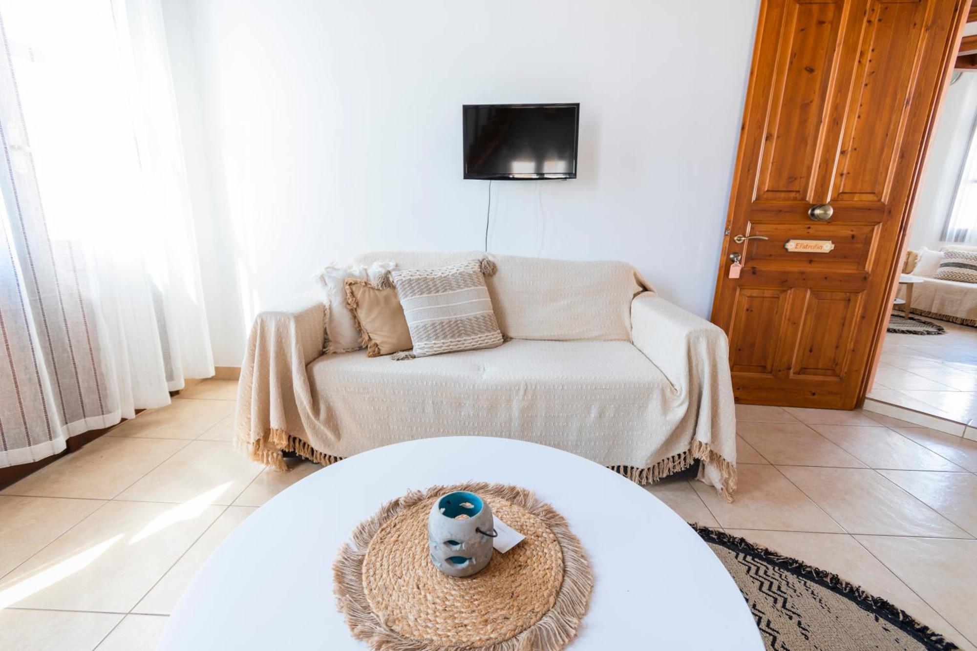 Myrtia Apartment Sými Luaran gambar